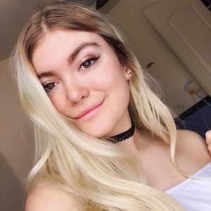 Meet your Posher, Maxine